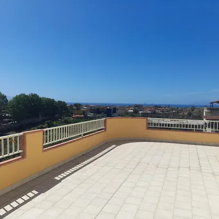 New Mansarda Panoramica 公寓 *